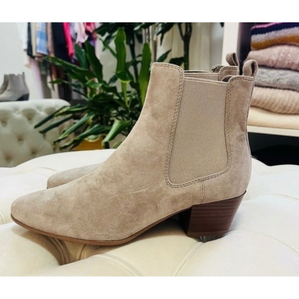 Sam Edelman Suede Chelsea Ankle Boots Taupe Size 6 / 36 Pointed Toe Block Heel